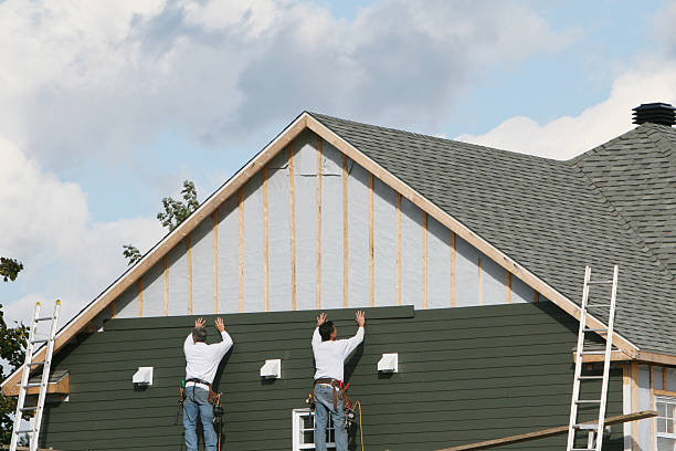 Professional Siding technician working in Grove City, OH